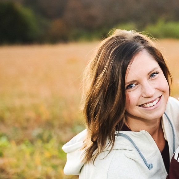 Meet your Posher, Taylor - Picture 1 of 1